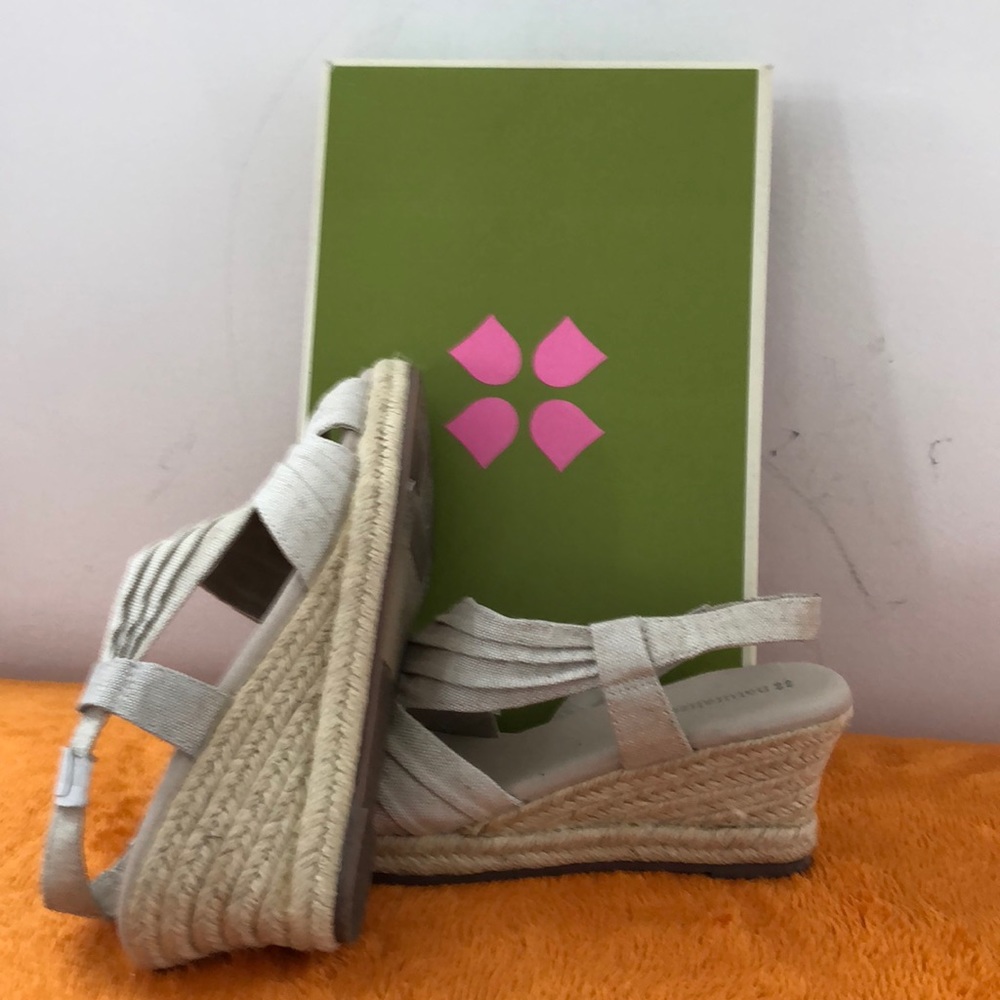 NWT-  Naturalizer Wedge Sandals